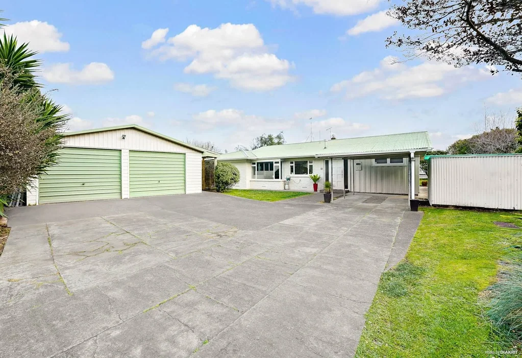 Fabulous Backyard & Bonus Rumpus Room
