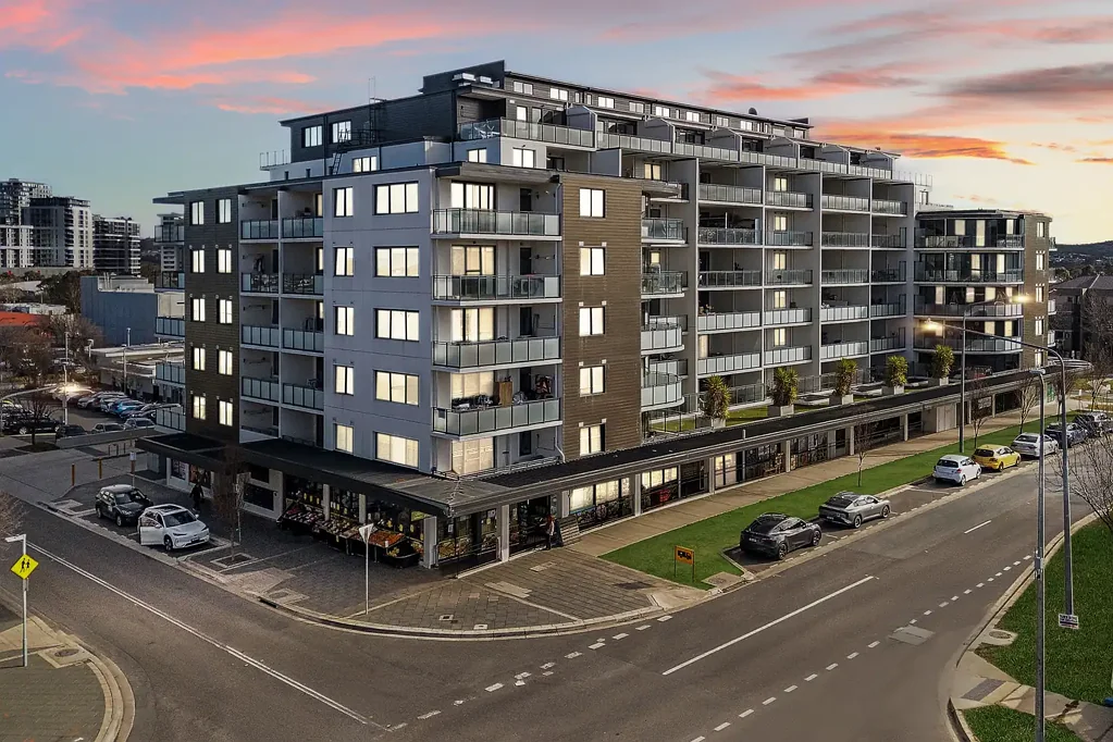 Gungahlin 2ਬੈੱਡਰੂਮ Spacious Two-Bedroom Apartment in Prime Location