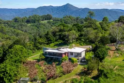 9 Highlander Court, Clear Mountain