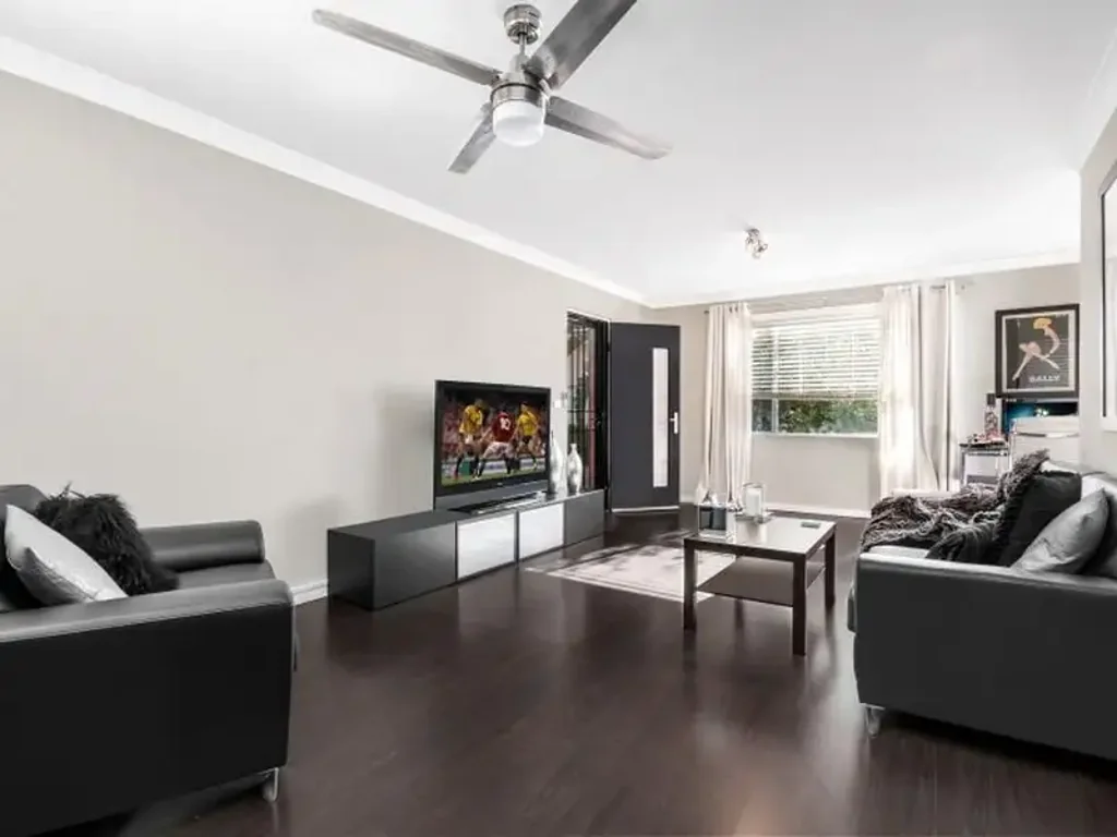 Stylish & Convenient Living Near the Waterfront