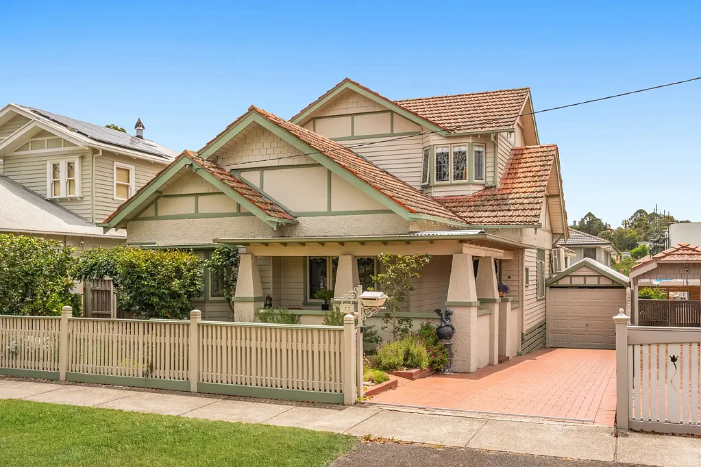 77 Napier Crescent, Essendon, VIC 3040