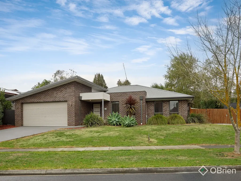24 McMillan Drive, Warragul, VIC 3820