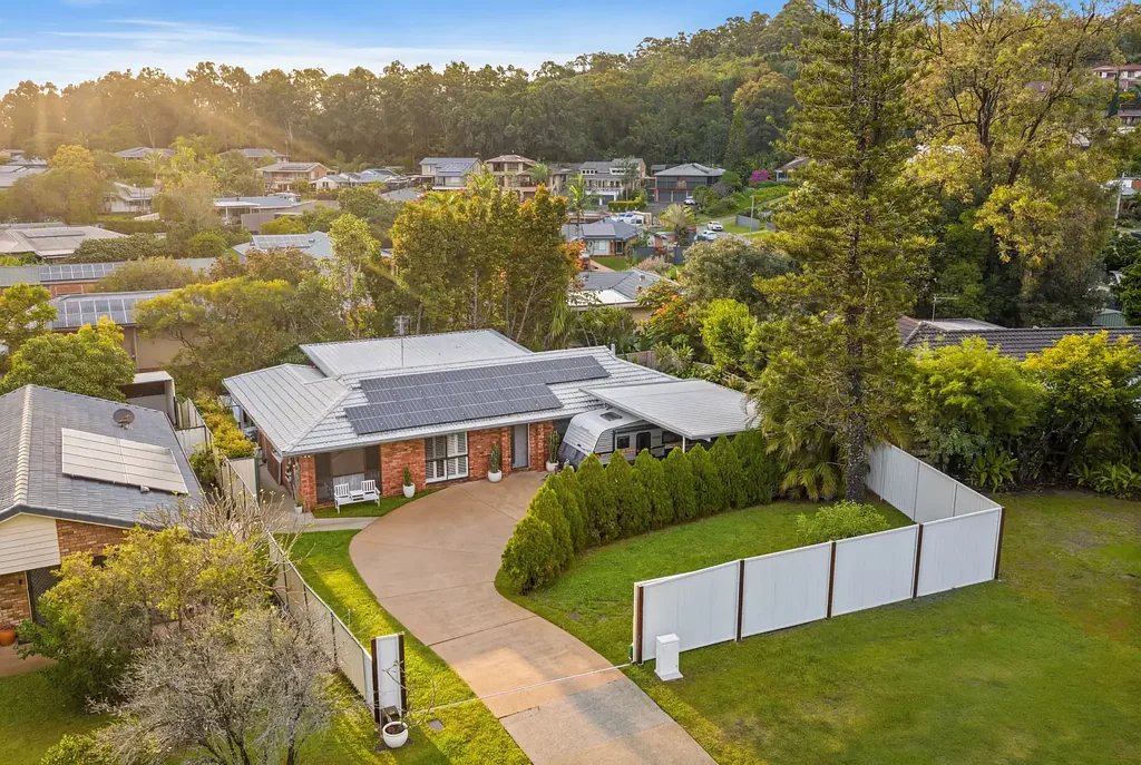 5 Muston Court, Carrara, QLD 4211, 4 Bedrooms, 2 Bathrooms, House