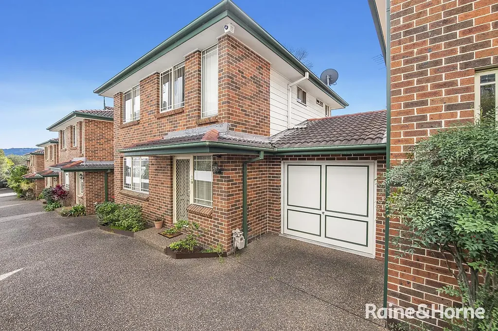 Point Frederick 3Kwarto Stylish Townhouse in Sought-After Point Frederick