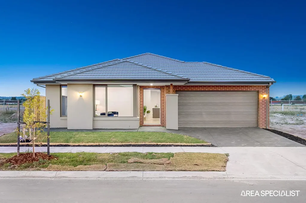 Officer 4 Bedroom Brand New! Elegant Family Home with Thoughtful Design and Modern Comforts