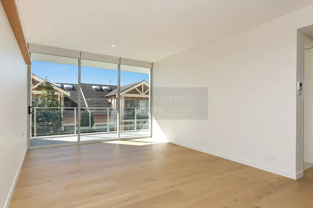 Modern Top Tier One Bedroom With Study, Parking & Storage!