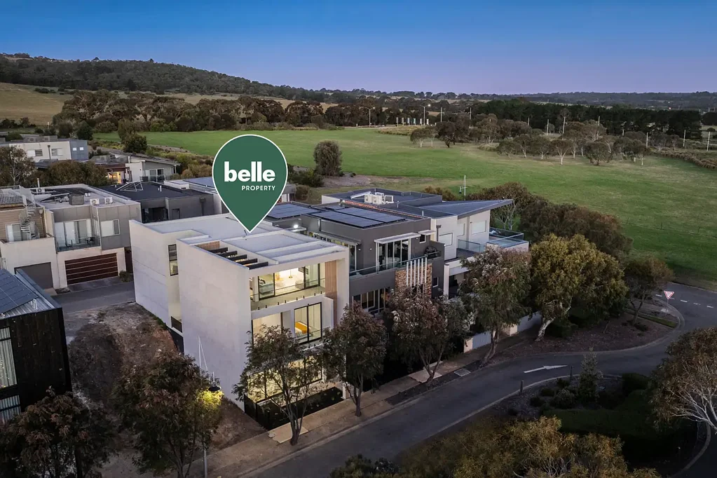 Safety Beach 4部屋 Stunning new terrace home with bay views