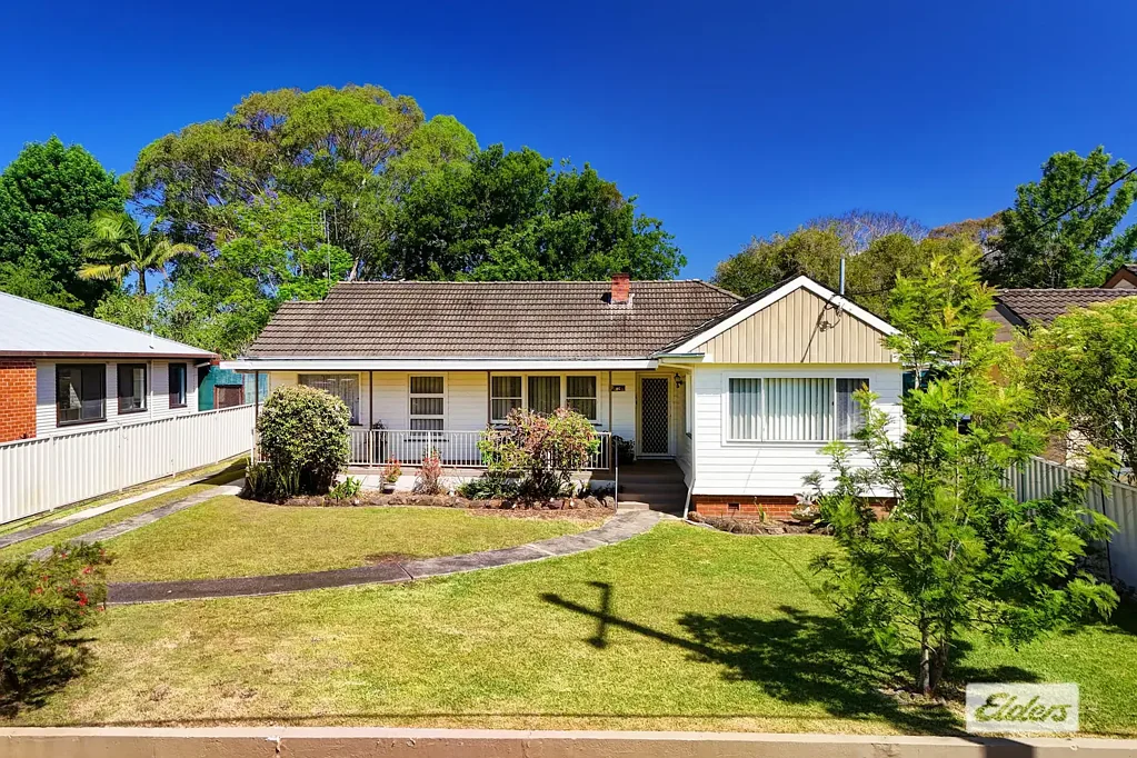 8 Bayview Crescent, Taree, NSW 2430