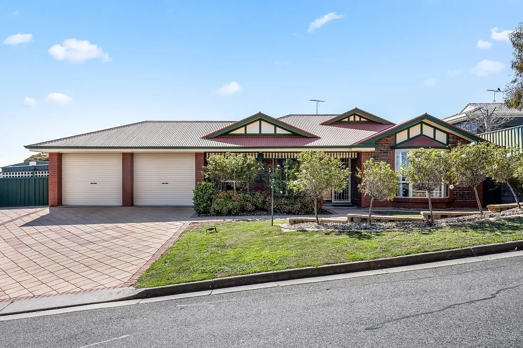 2 Manoora Drive, Hallett Cove, SA 5158