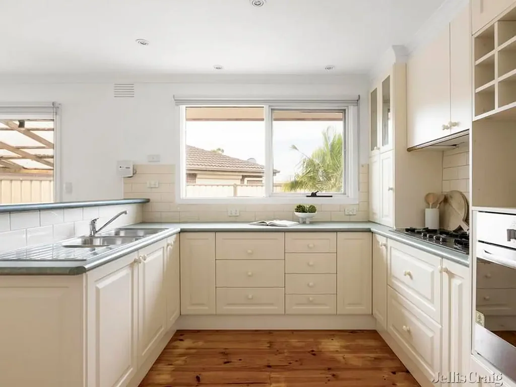 Charming Family Home in a Quiet Court Location