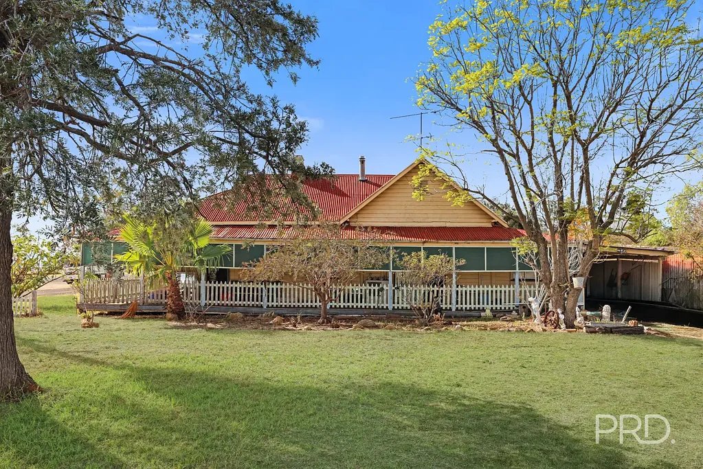 Spring Ridge 3Kwarto A Classic Country Opportunity - Restore, Renovate & Reimagine