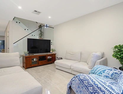 103A Toongabbie Road, Toongabbie, Western Suburbs, 4 침실, 2 욕실, Apartment
