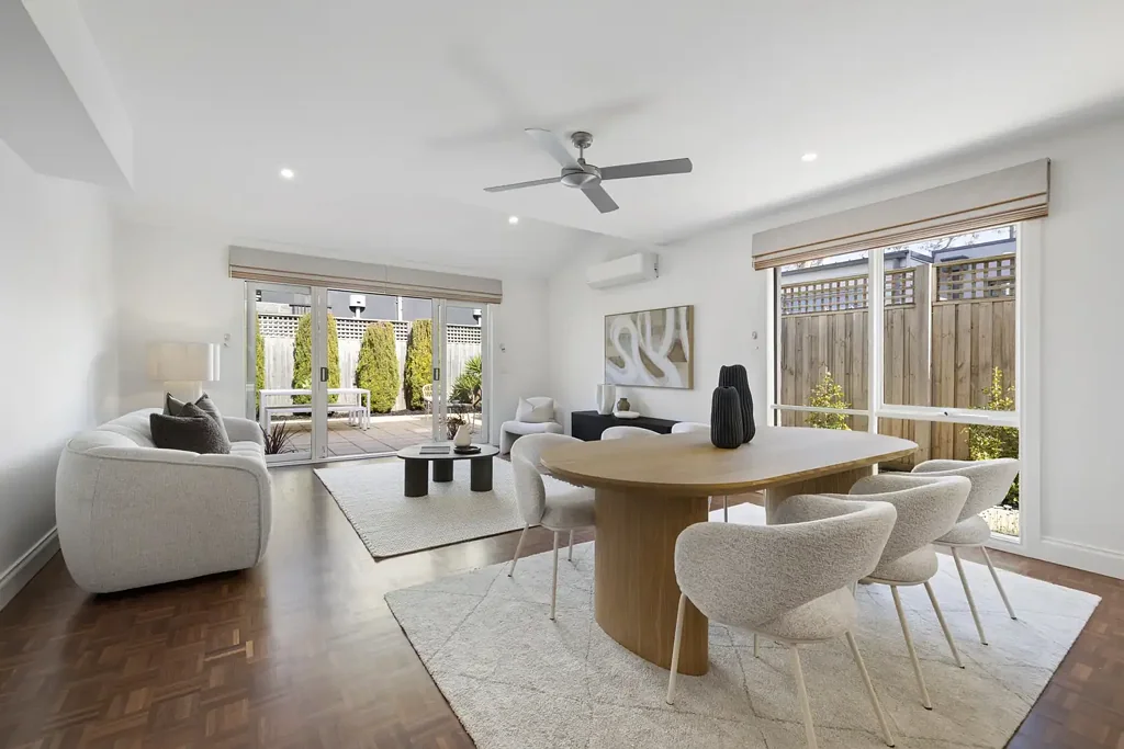 Parkdale 3બેડરૂમ Timeless Elegance in Prized Beachside Pocket