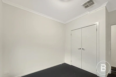 1/193 Eaglehawk Road, Long Gully, VIC 3550, 3房, 2浴, Townhouse