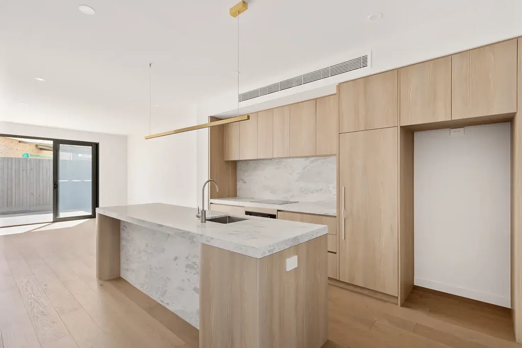 Discover Modern Bayside Living – Three-Bedroom Townhouse in Sandringham