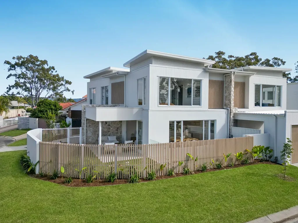 Mermaid Waters 4 Bedroom Brand-New 4 Bedroom luxury home reduced for Immediate Sale