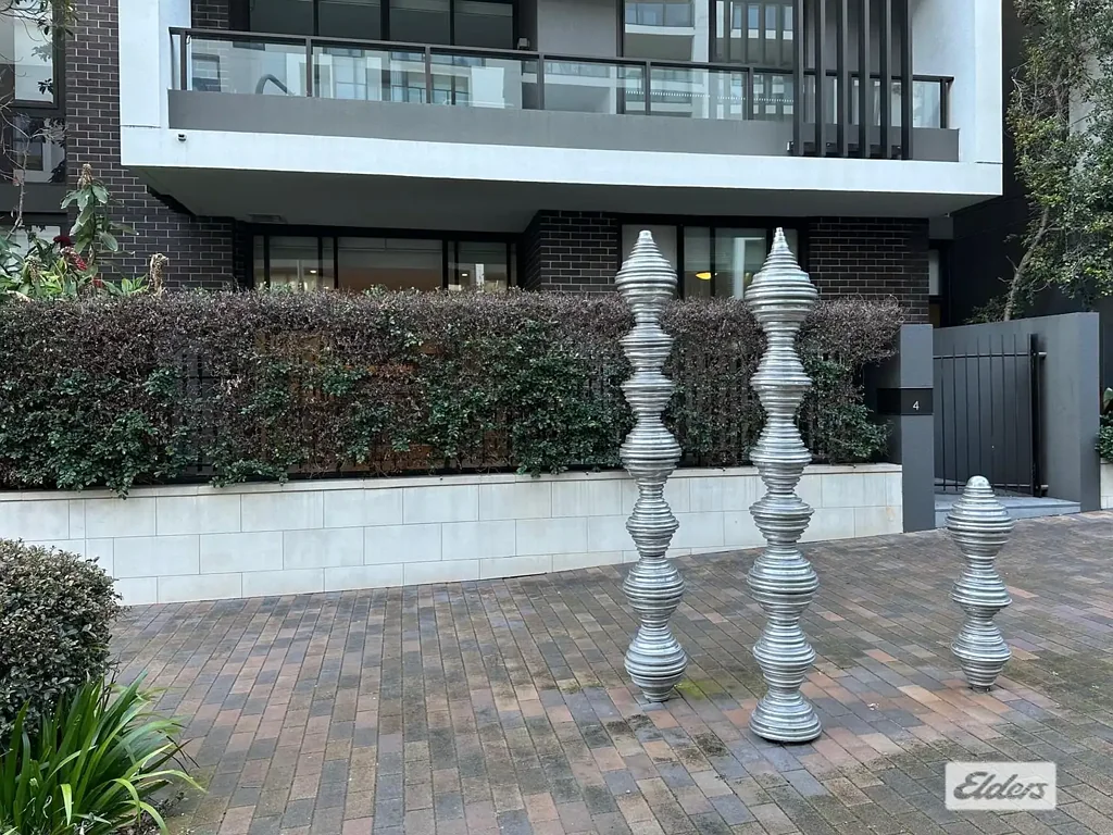 $1,100.00 per week - 1 Week Free Rent