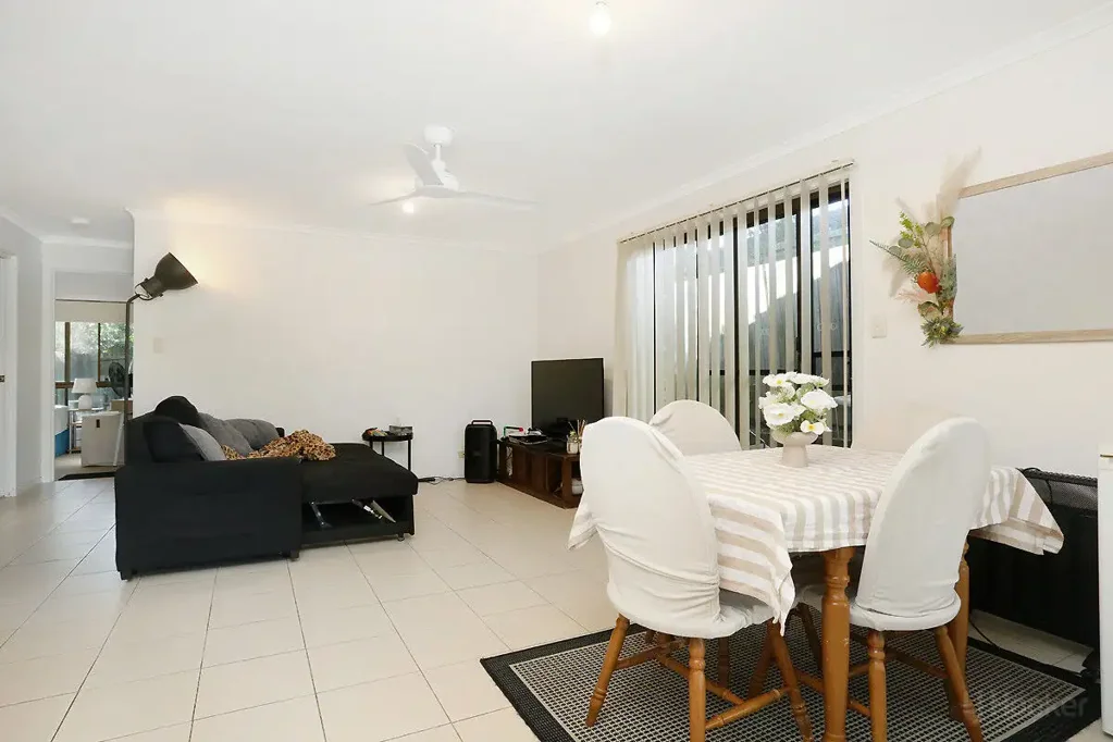 Labrador 2ਬੈੱਡਰੂਮ PRICE SLASHED. OPPORTUNITY KNOCKS Prime Labrador Renovator — Transform 2/233 Central Street your way