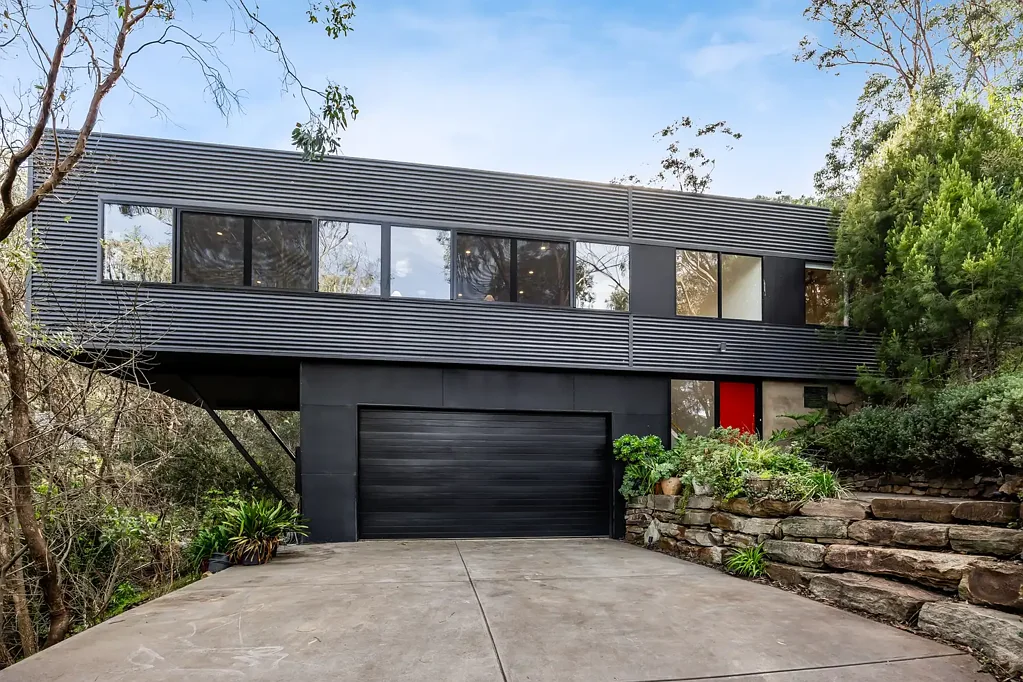 Belair 4房  An Architectural Original That Swaps Suburbia For Sanctuary…