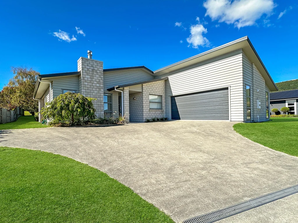 Kinloch 4 Bedroom Easy Peasy Lock and Leave