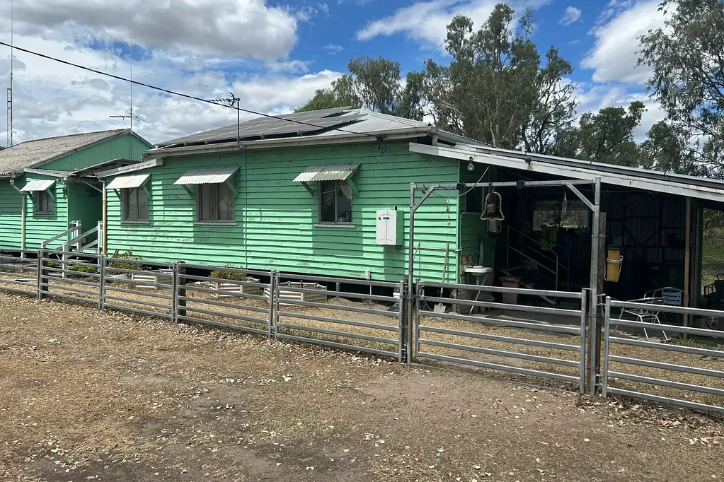 Ducklo Acreage Only 25 Minutes to Dalby