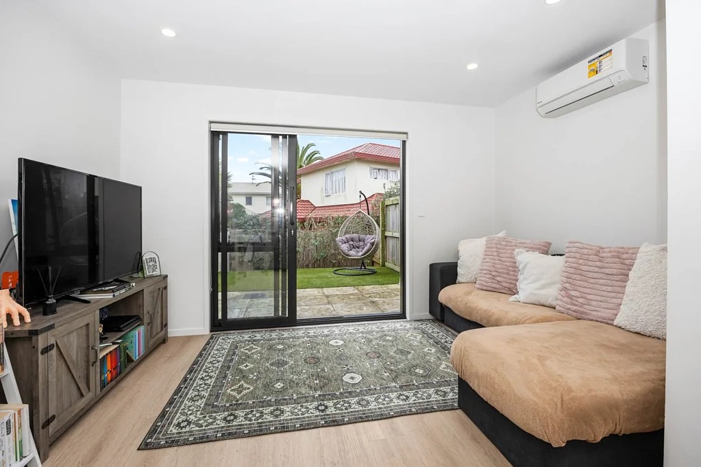 Favona 2غرفة نوم Vendor's loss is your gain!!!!