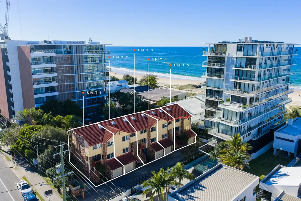 Palm Beach 15Moenga Five Premium Townhouses. One Exceptional Coastal Address
