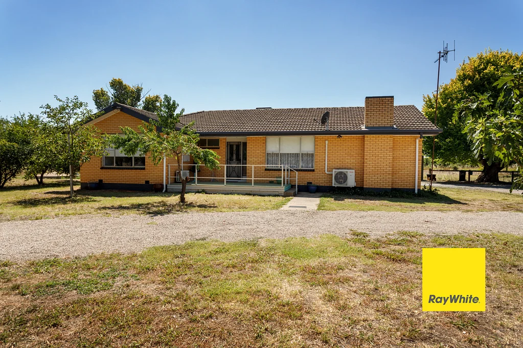 Tatura Idyllic 20-Acre Lifestyle Property with Modern Comforts and Equestrian Facilities
