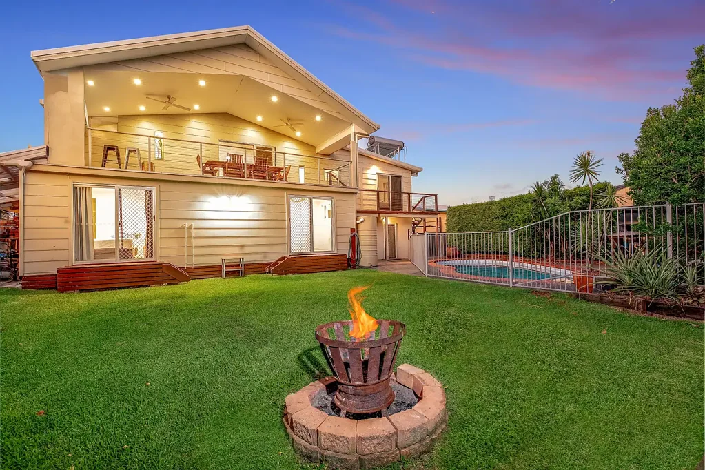 Maroochydore 5ਬੈੱਡਰੂਮ Large family home, just a short stroll to the Maroochy River and Beaches