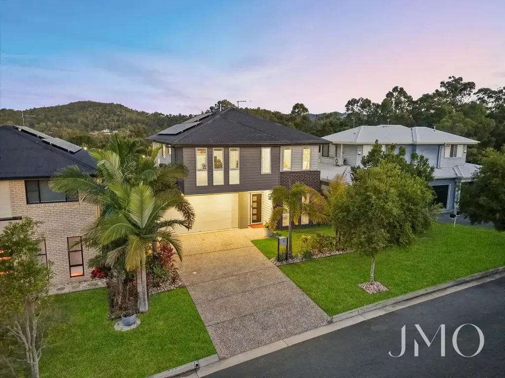 Ormeau Hills 4Phòng ngủ Exceptional Family Living with Space, Style & Modern Comfort