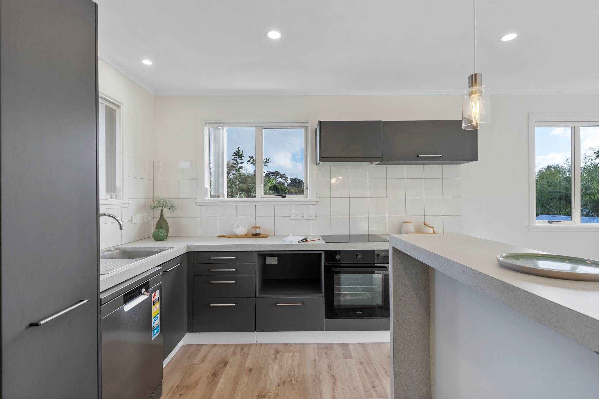 26A Gill Avenue, Te Atatu Peninsula, photo 4