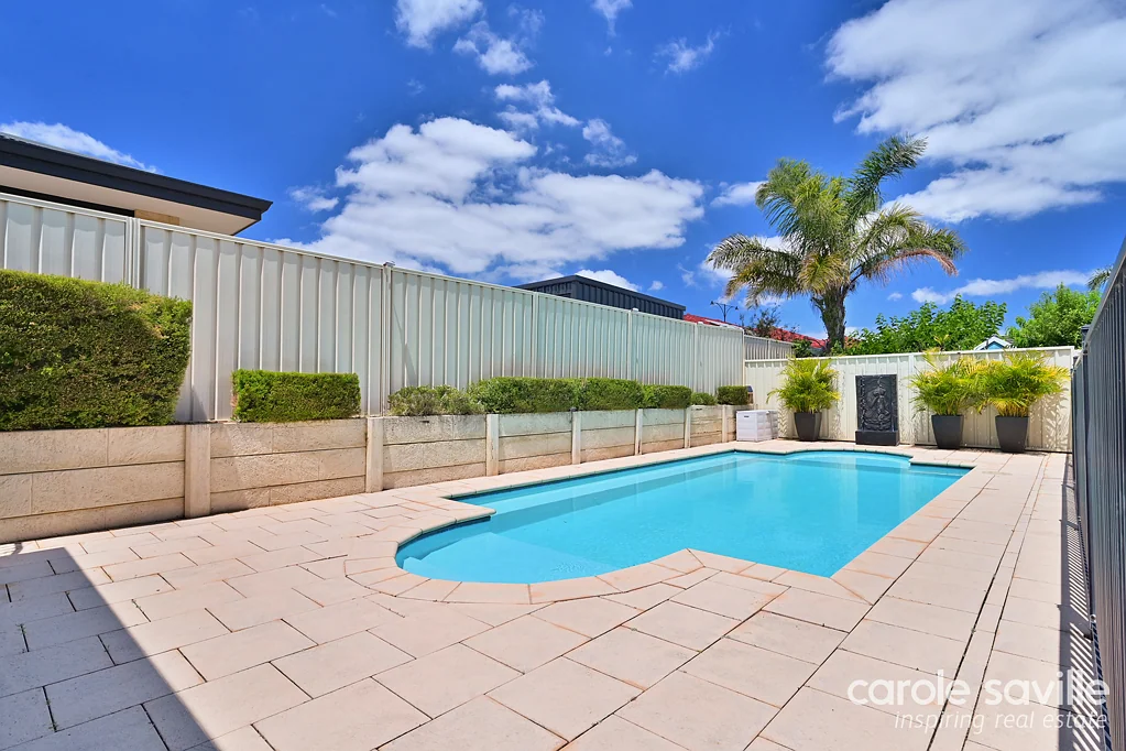 4 Narranbee Ridge, Tapping, WA 6065
