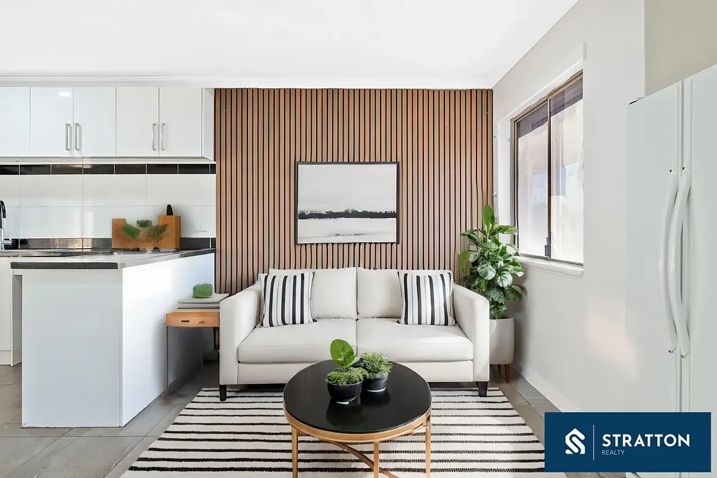 Kelmscott 6房  Renovated Home with Two Extra Self-Contained Studio Granny Flats in a Prime Position!! Positive Gearing Investment!!