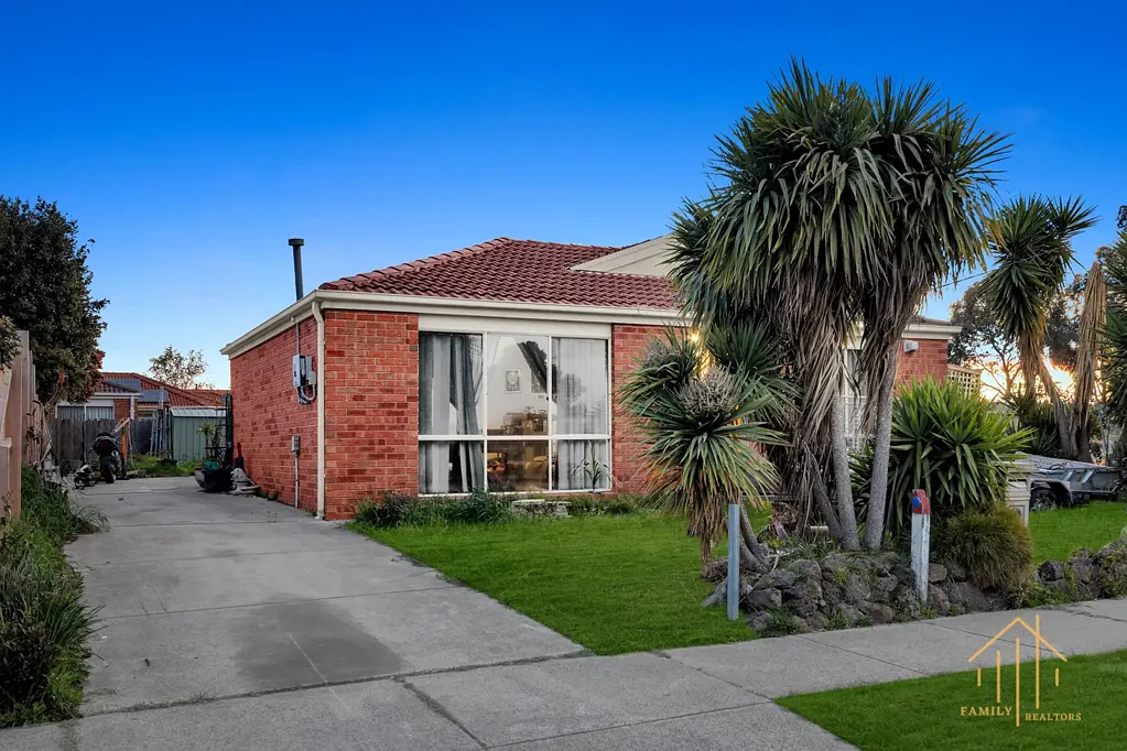 Cranbourne West 3Moenga POTENTIAL, POSITION & ENDLESS POSSIBILITIES