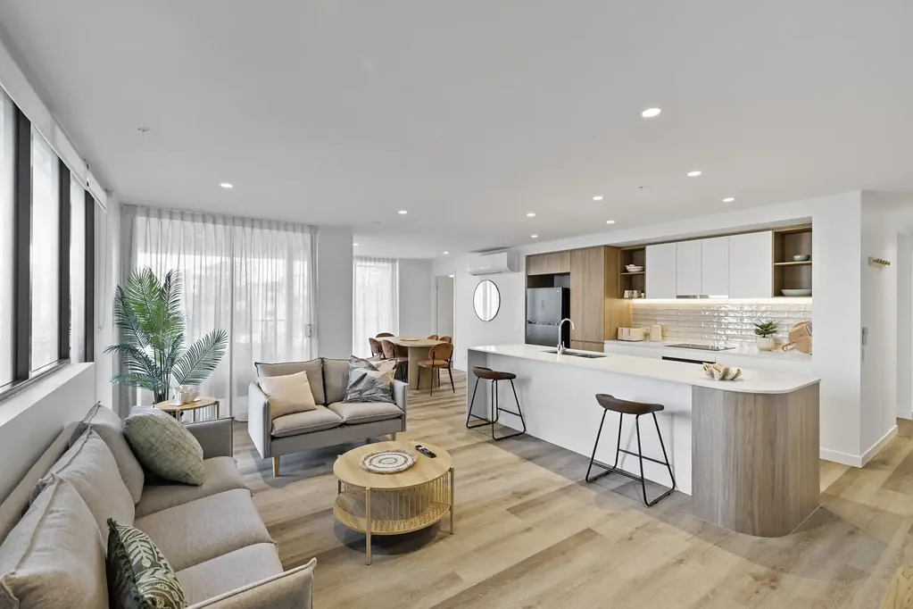 Maroochydore 3બેડરૂમ Beachside, three bedroom for under $1.4m!?! Won't last long!