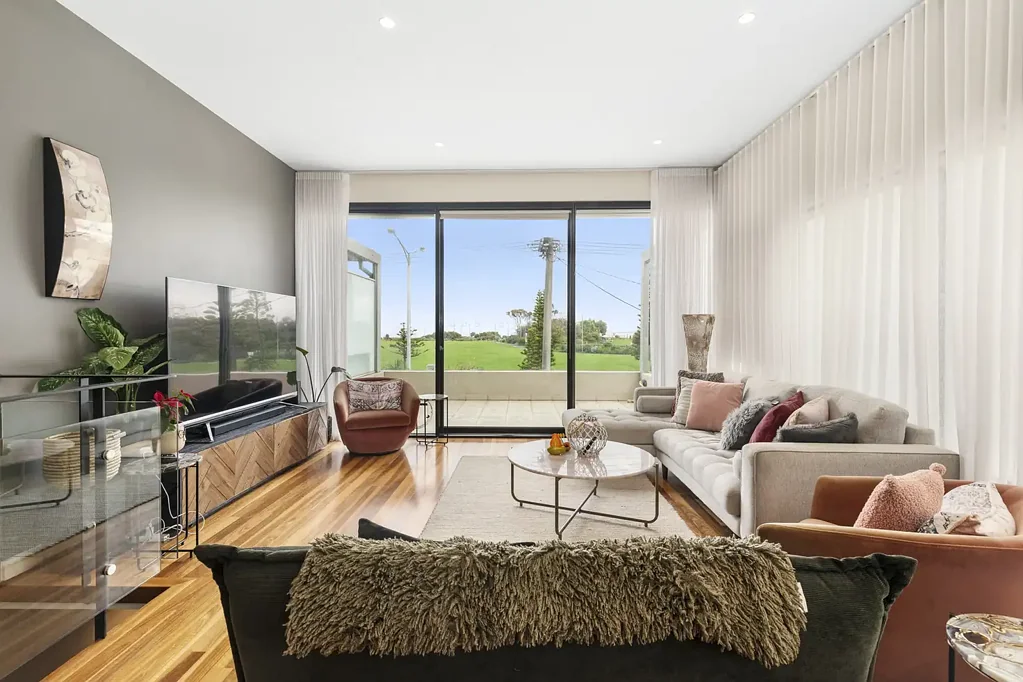 Luxury Fully Furnished or Unfurnished Beachfront Living with Panoramic Bay Views - 6 MONTH LEASE ONLY