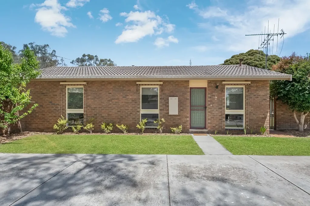 2/11 Beverley Street, Kangaroo Flat, VIC 3555