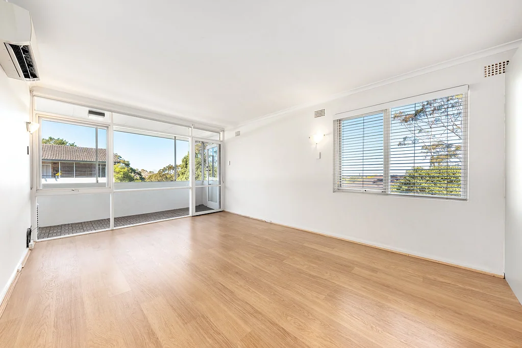 Peaceful Three-Bedroom Apartment with Garden Outlook