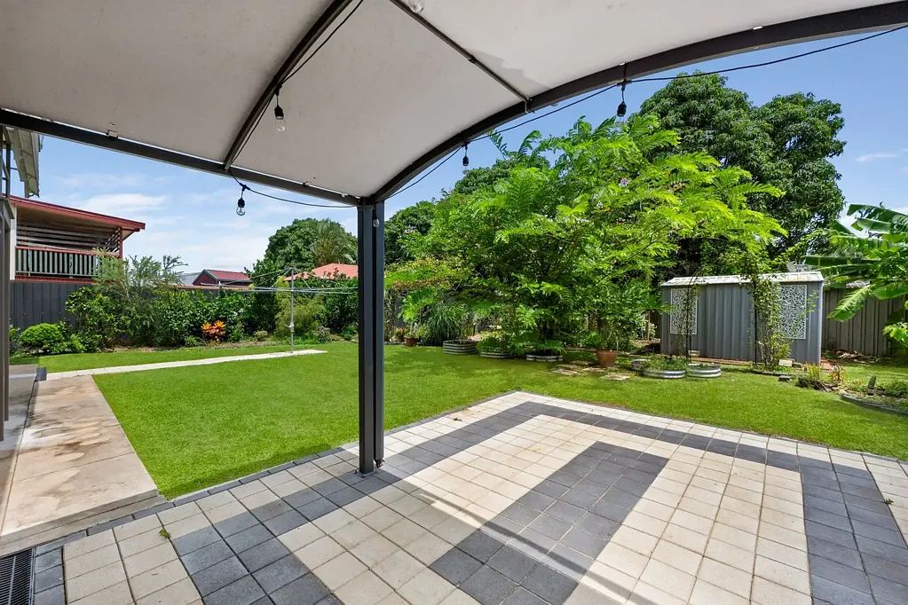 Three bedroom home with additional living downstairs