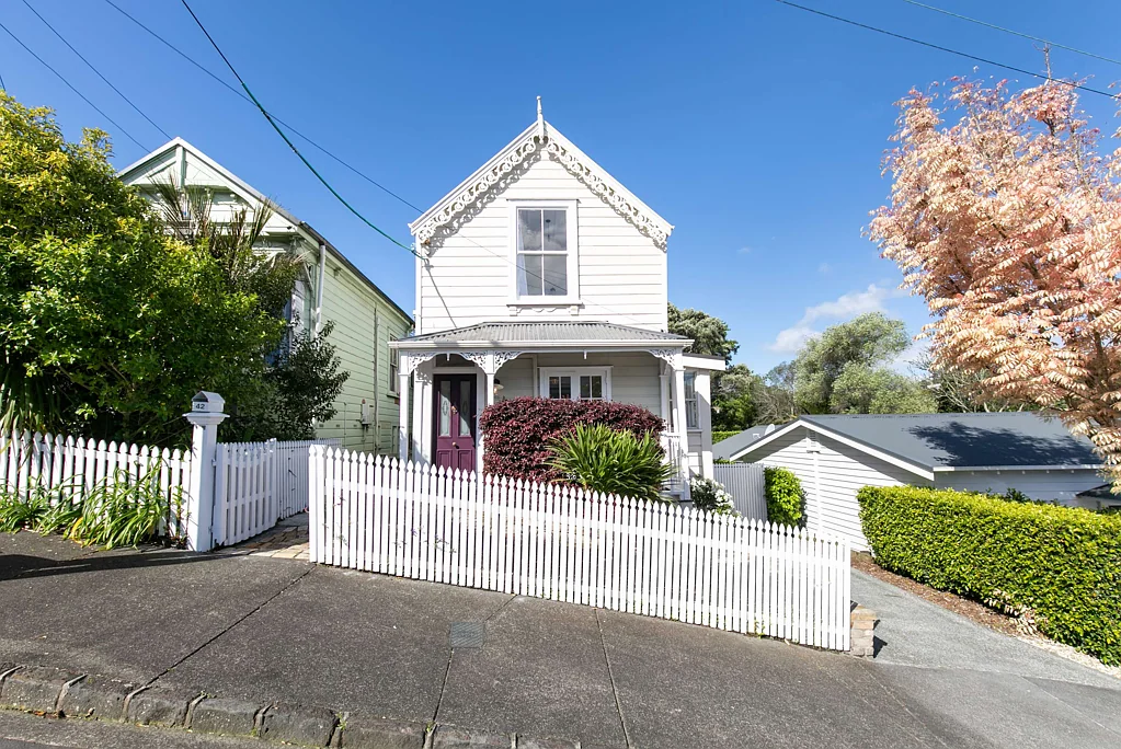 Grey Lynn 2 Bedroom Exciting Entry to Grey Lynn
