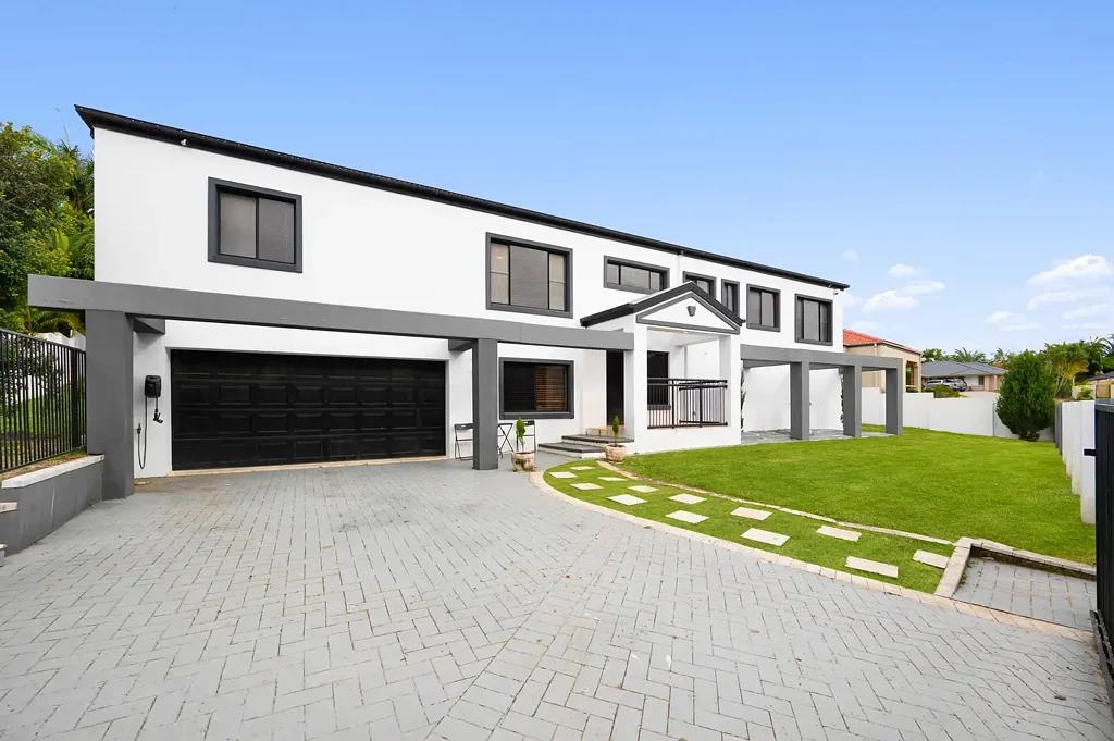 3 Adeliza Court, Arundel, QLD 4214