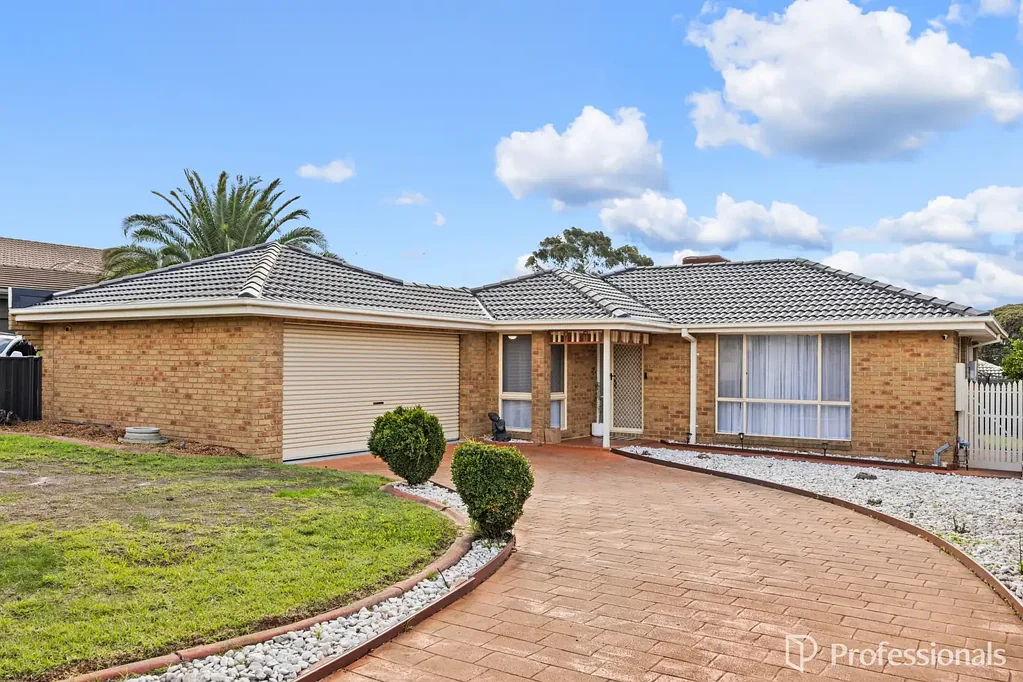 70 Lady Nelson Way, Taylors Lakes, VIC 3038