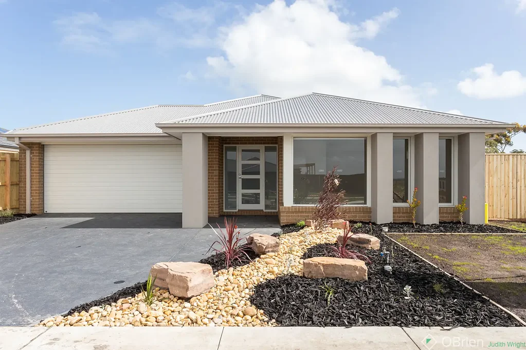 Elegant family living with space, style & serenity.