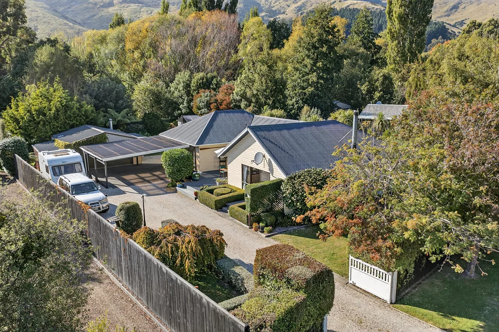 Diamond Harbour 3 Bedroom Peaceful coastal retreat