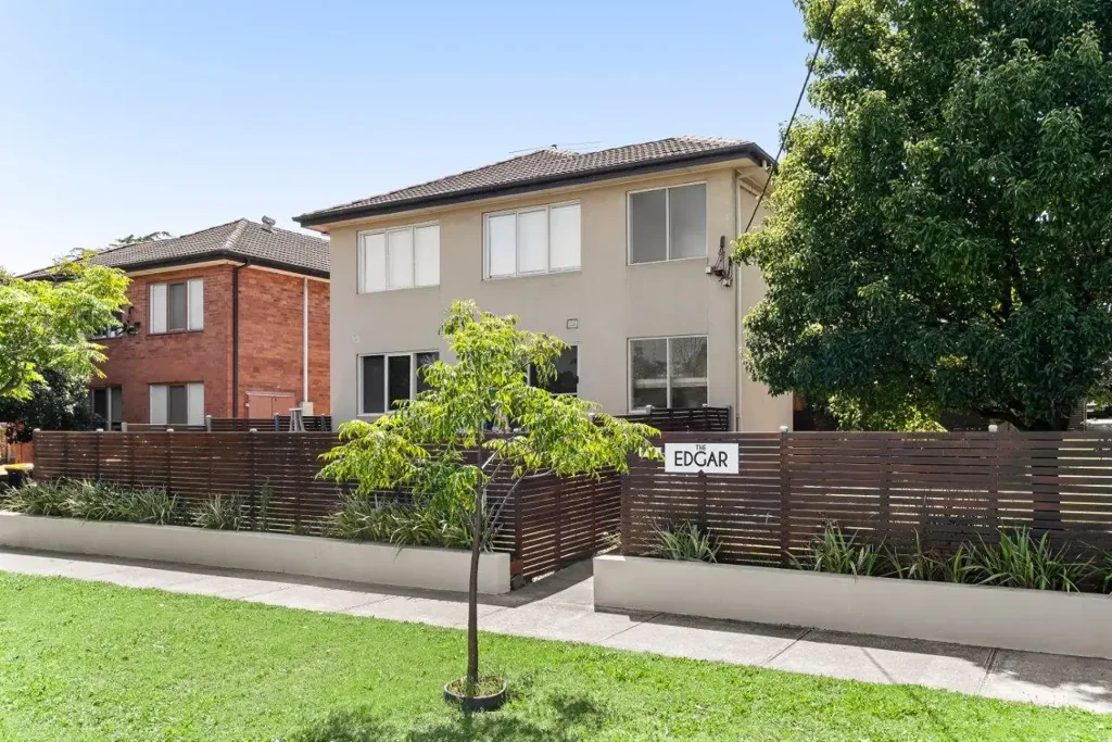 Effortless Living in Leafy Glen Iris