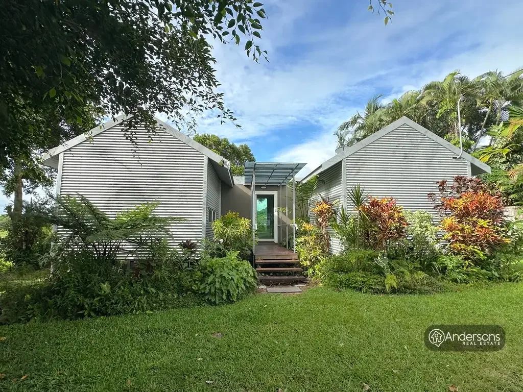 1 Giufre Crescent, Wongaling Beach, QLD 4852