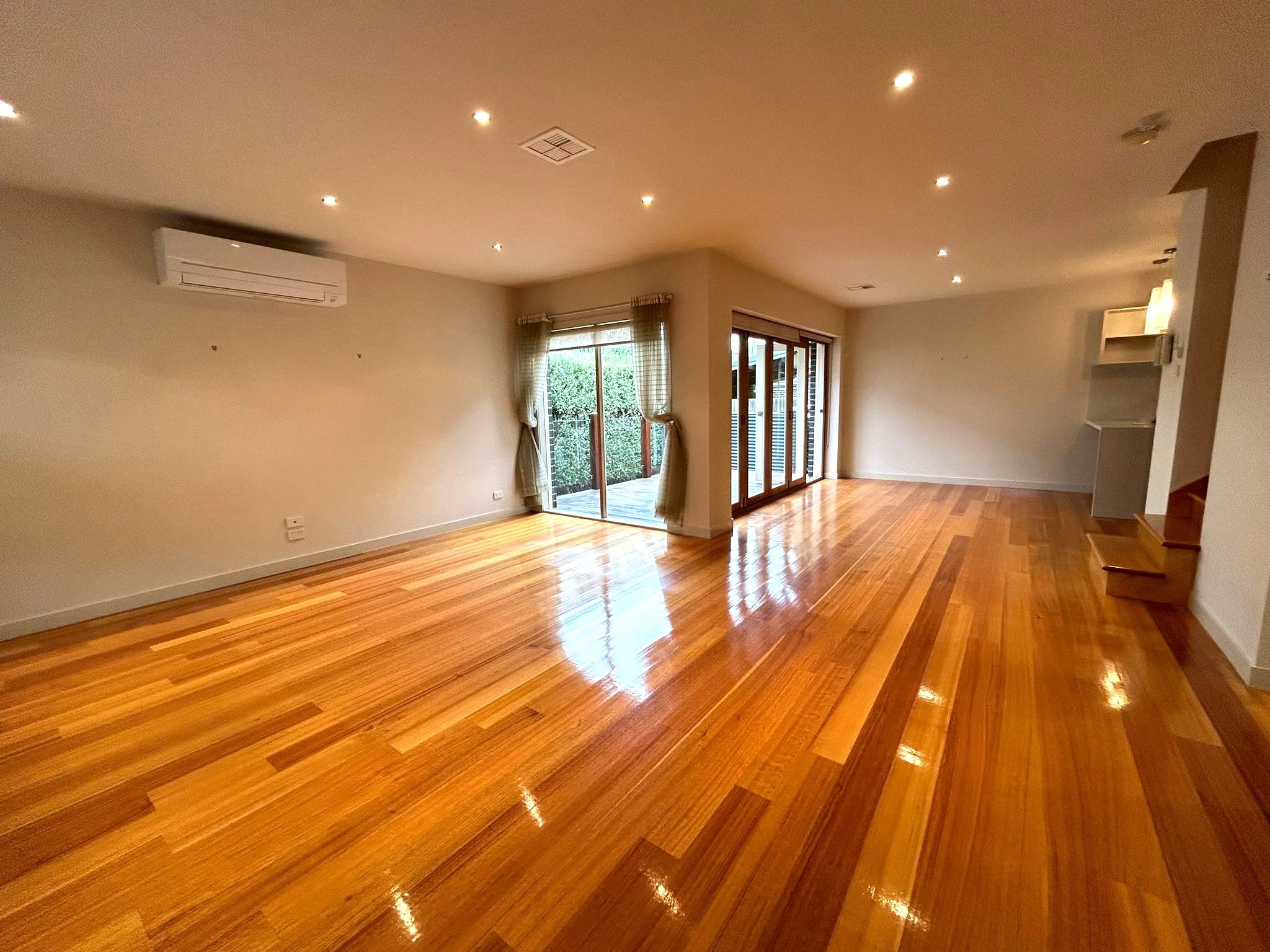 6 WENDORA ST, STRATHMORE VIC 3041, 0房, 0浴, Townhouse