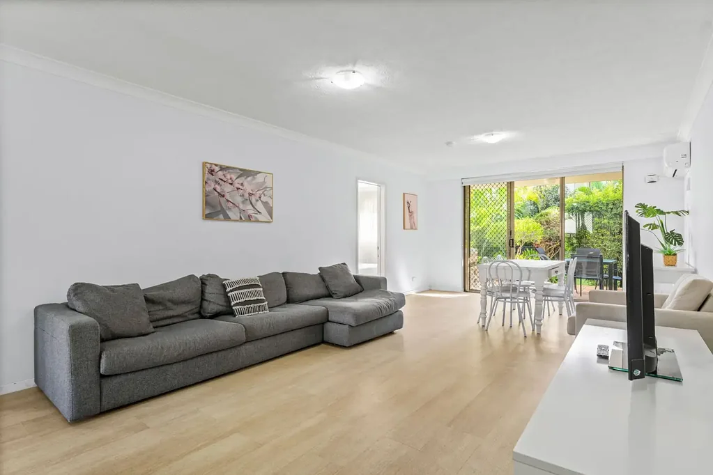 Mermaid Beach 2Zimmer Ground Floor 2-Bedroom Apartment with Stunning Pool Views