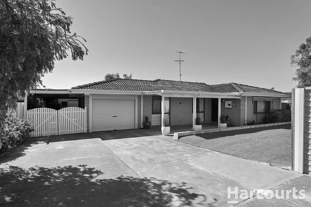 10 Honeysuckle Ramble, Halls Head, WA 6210