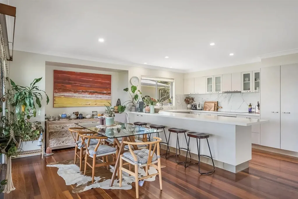 Spacious 3-Bedroom Family Home in Pottsville – Gardening Included!